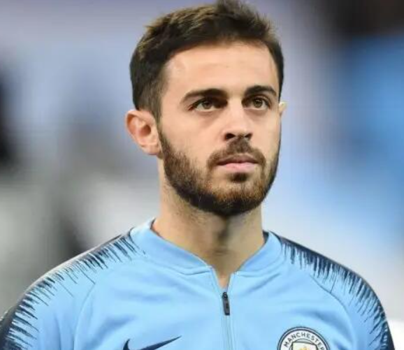 加拉塔萨雷觊觎曼城中场B席，欲效仿签萨内策略引援